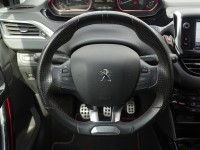 Peugeot 2008 1.2 PureTech Black Edition