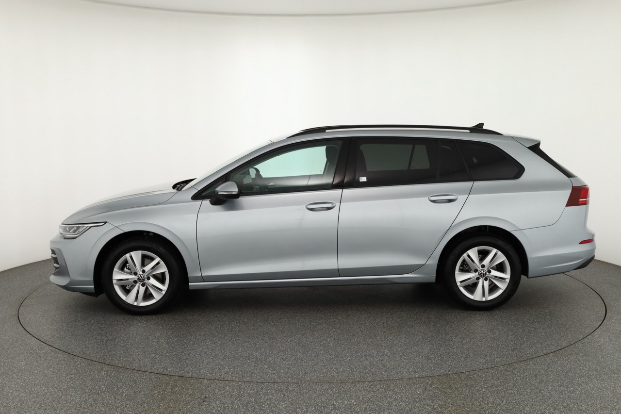 VW Golf VIII Variant 1.5eTSI DSG