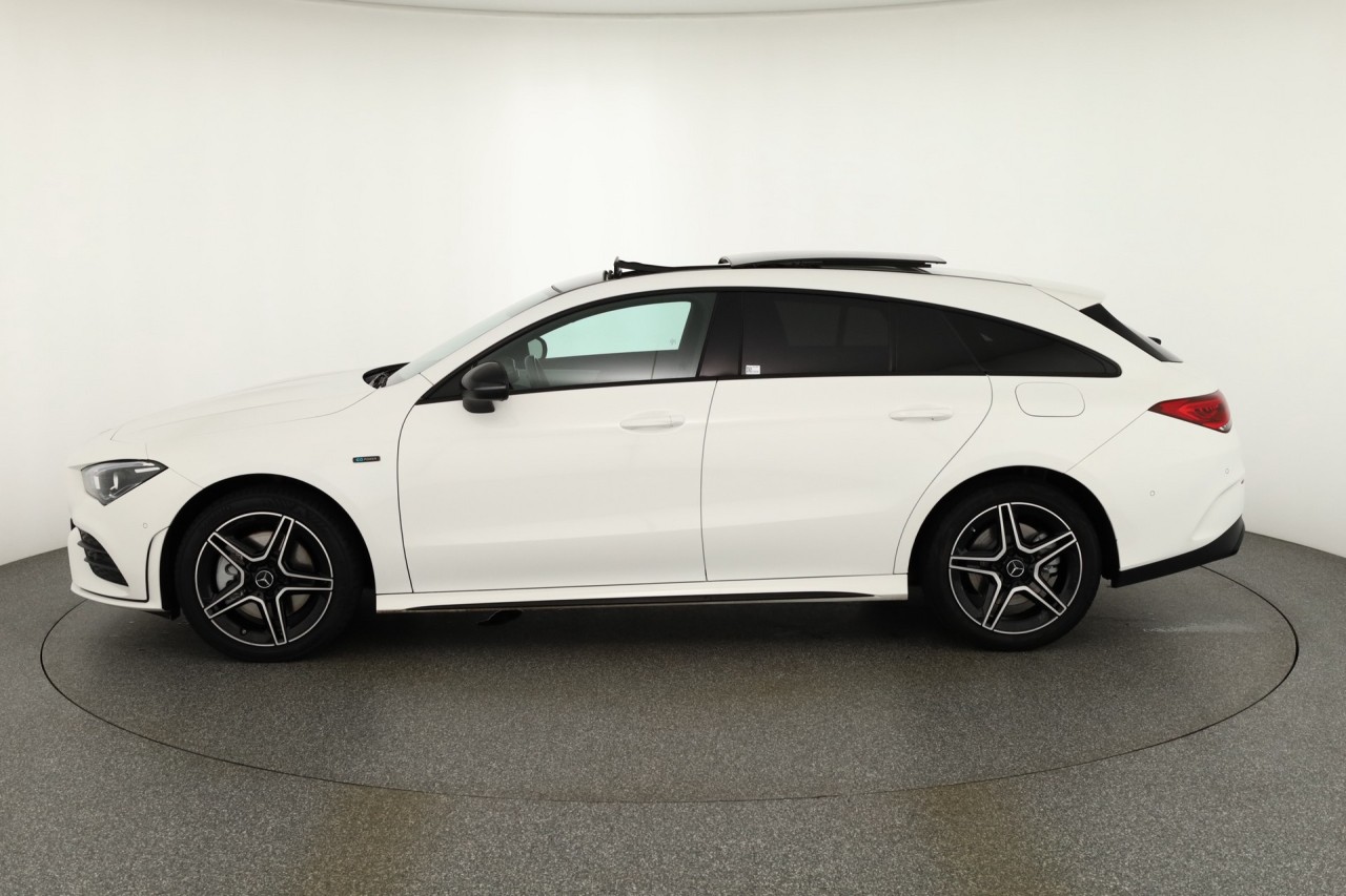 Mercedes-Benz Shooting Brake CLA 250 e AMG Line
