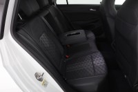 VW Golf VIII Variant 2.0 TDI R-Line DSG