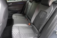 VW Golf VIII Variant R-Line eTSI