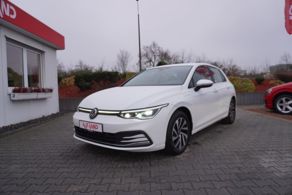 VW Golf VIII 1.4 eTSI DSG