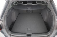 VW Golf VIII Variant 2.0 TDI R-Line DSG