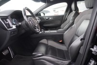 Volvo V60 B4 R-Design