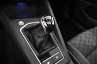 VW Golf VIII 1.5 TSI R-Line