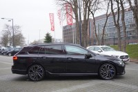 VW Golf VIII Variant 2.0 R 4Motion