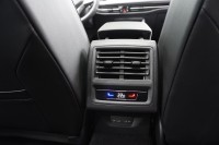 VW Golf VIII Variant R-Line eTSI