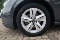 VW Golf VIII Variant 1.5 eTSI DSG Life