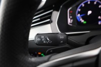 VW Passat Variant 2.0 TSI DSG R-Line