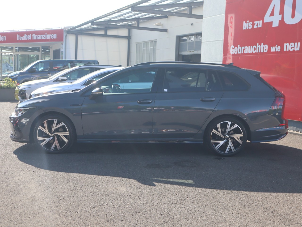 VW Golf VIII Variant 2.0 TSI DSG R-Line