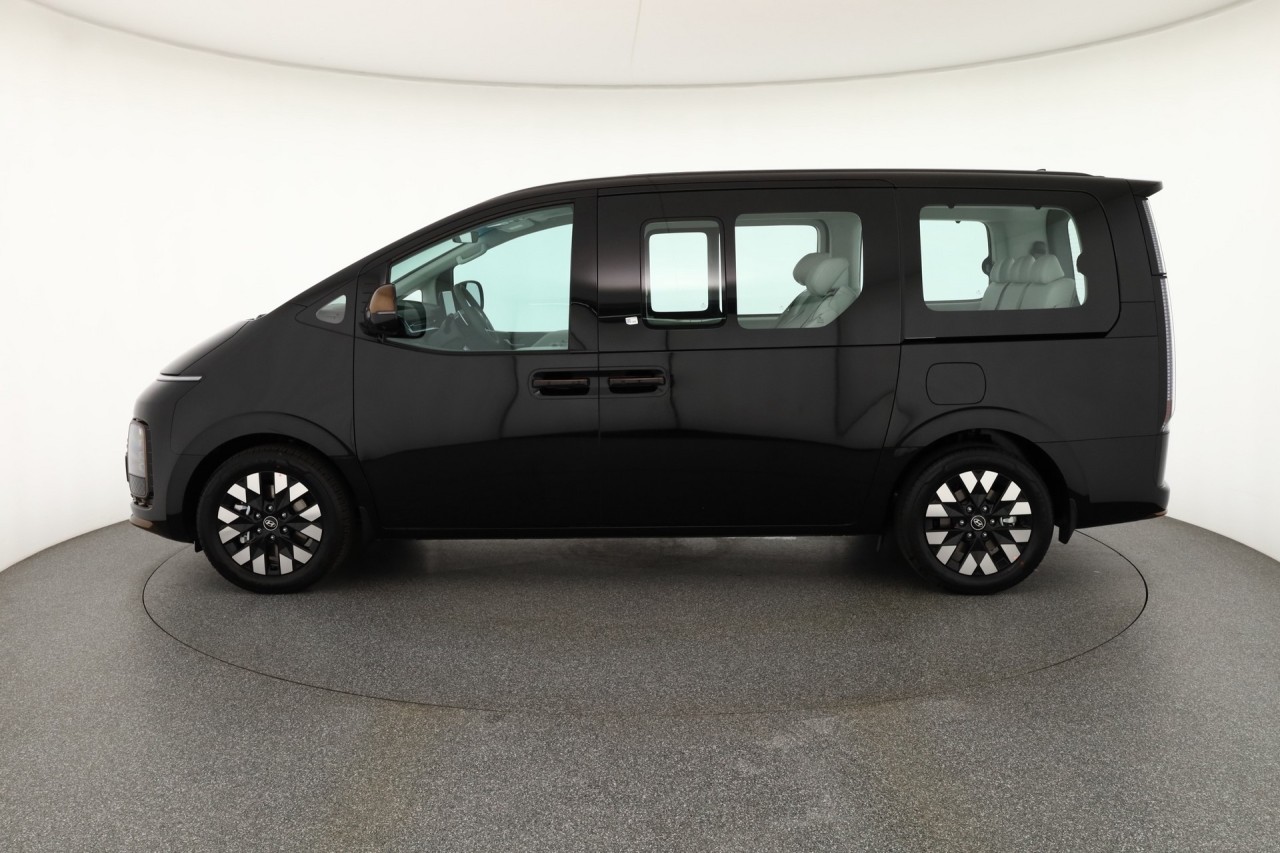 Hyundai Staria 1.6 T-GDI HEV Luxury Aut.