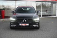 Volvo V60 B4 R-Design