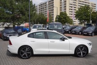 Volvo S60 2.0 M-Hybrid Plus Dark