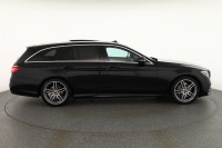 Mercedes-Benz E 220 220d T AMG Line