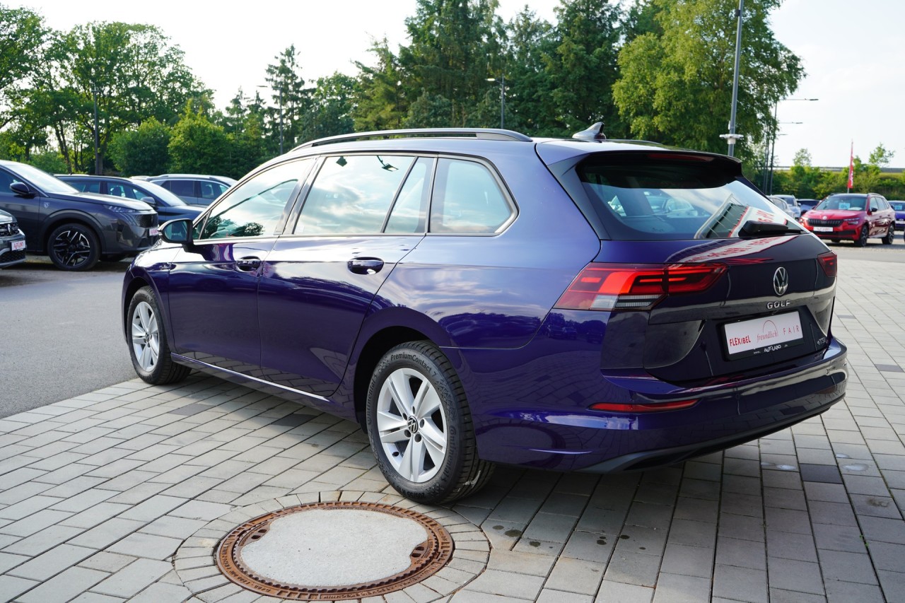 VW Golf VIII Variant 1.0 eTSI DSG Life