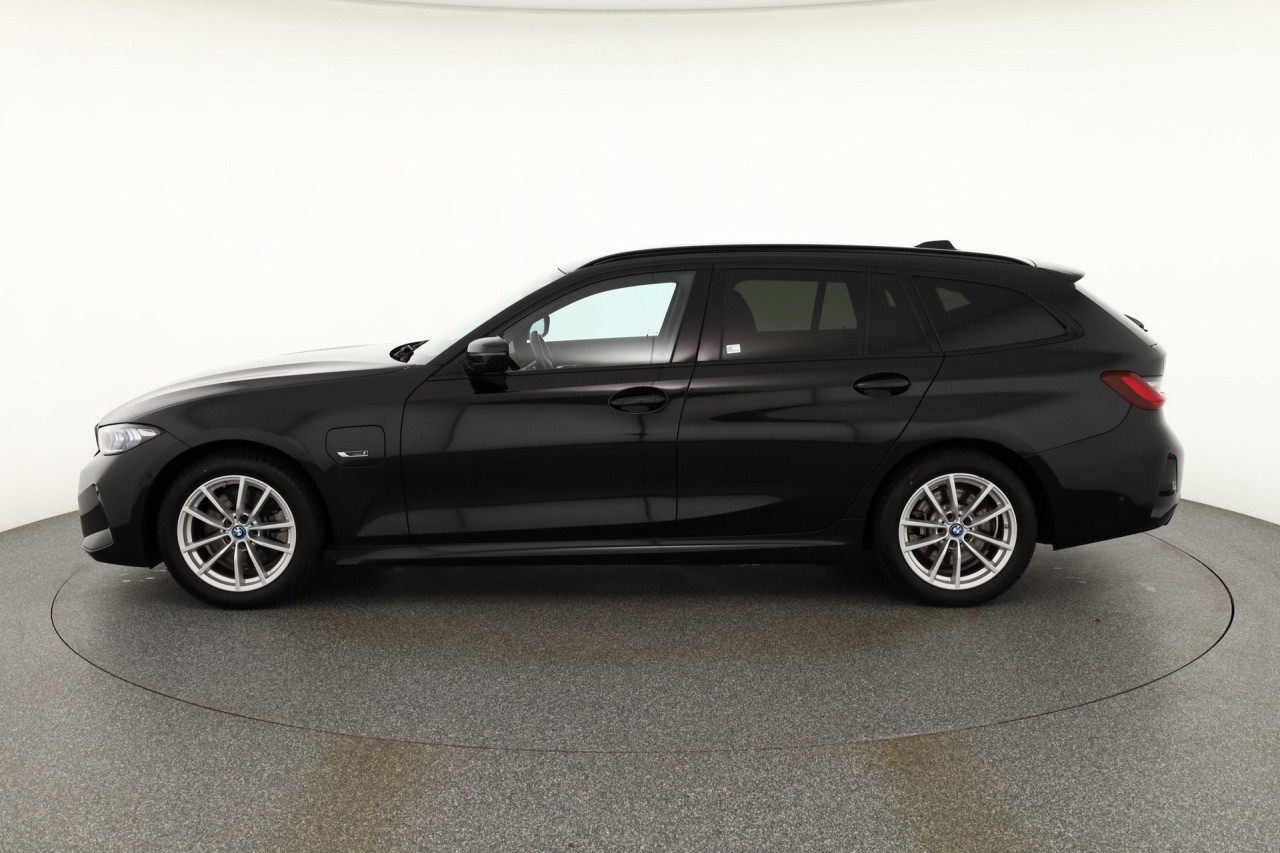 BMW 3 330e M-Sport Touring PHEV