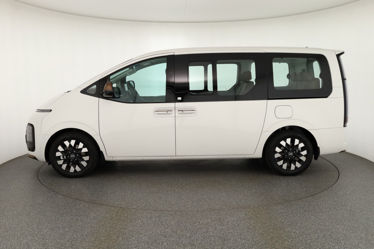 Hyundai Staria 1.6 T-GDI HEV Luxury Aut.