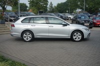 VW Golf VIII Variant Life eTSI DSG
