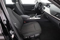BMW 320 i Touring Advantage