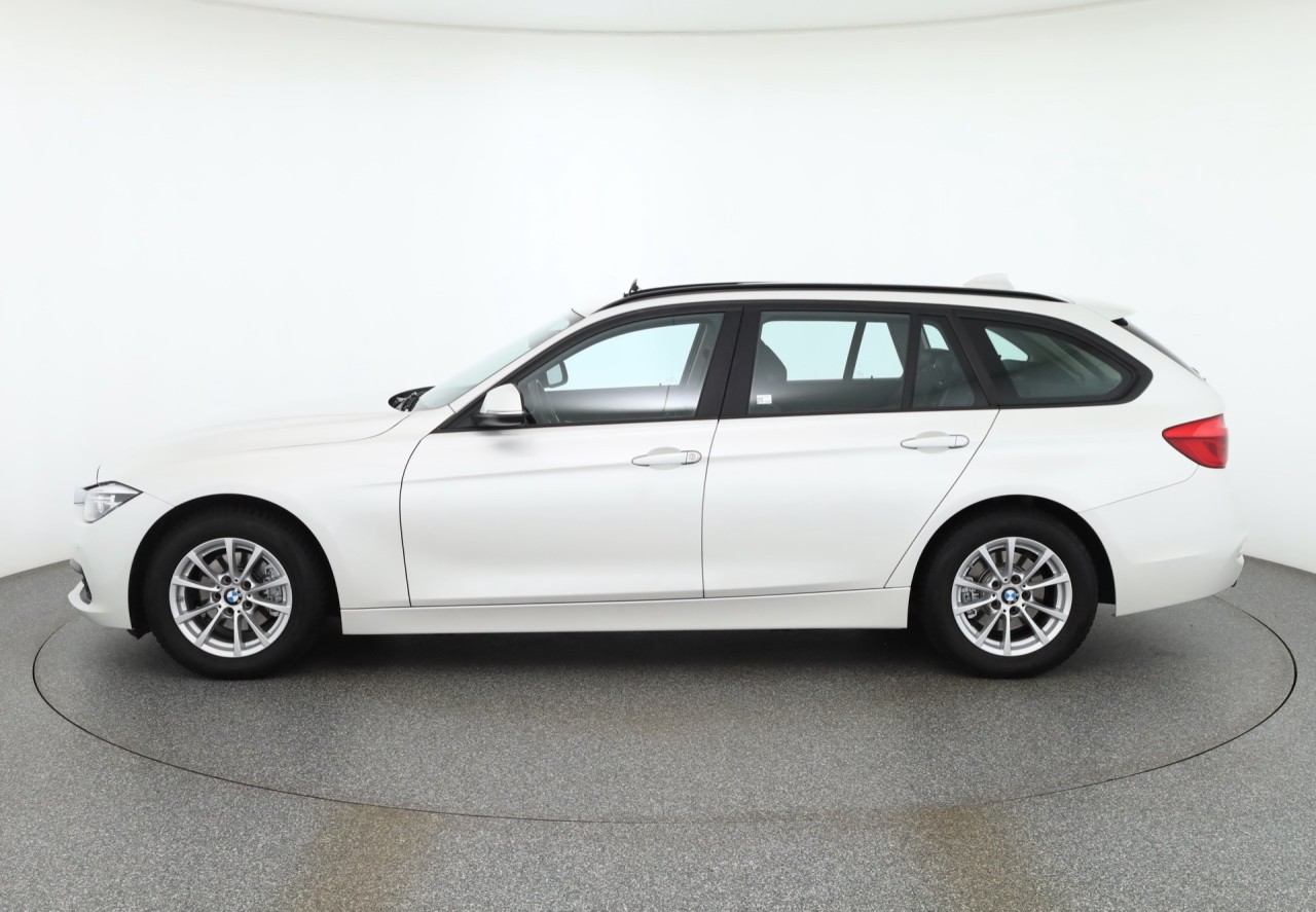 BMW 320 i Touring Advantage