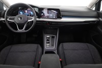VW Golf VIII Variant 1.5 TSI DSG