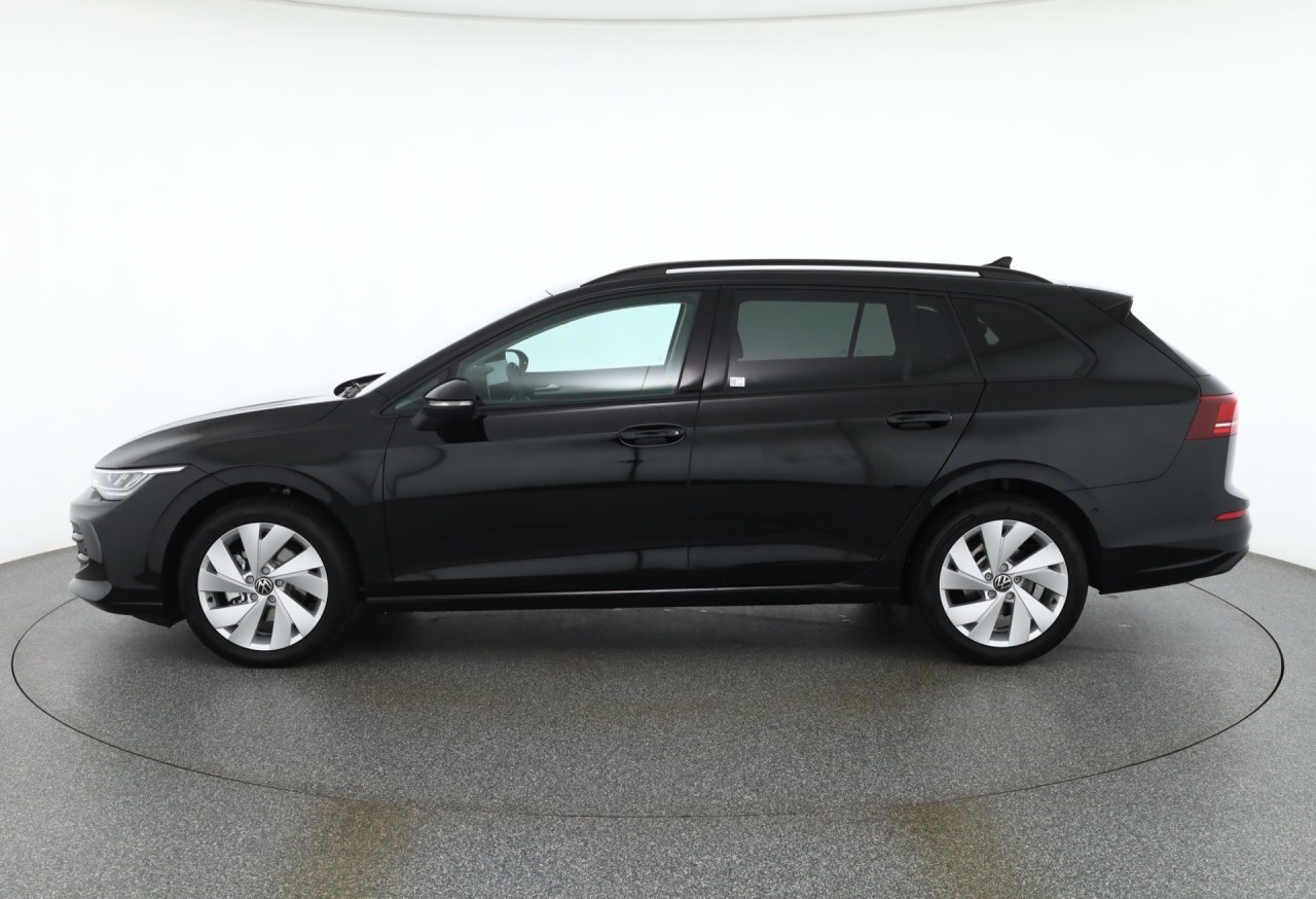VW Golf VIII Variant 1.5 TSI DSG