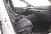 VW Golf VIII Variant 2.0 TDI DSG 2x R-Line