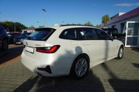 BMW 330 e Advantage