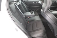 Volvo V60 Momentum Pro