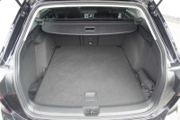 VW Golf VIII Variant 1.0 eTSI