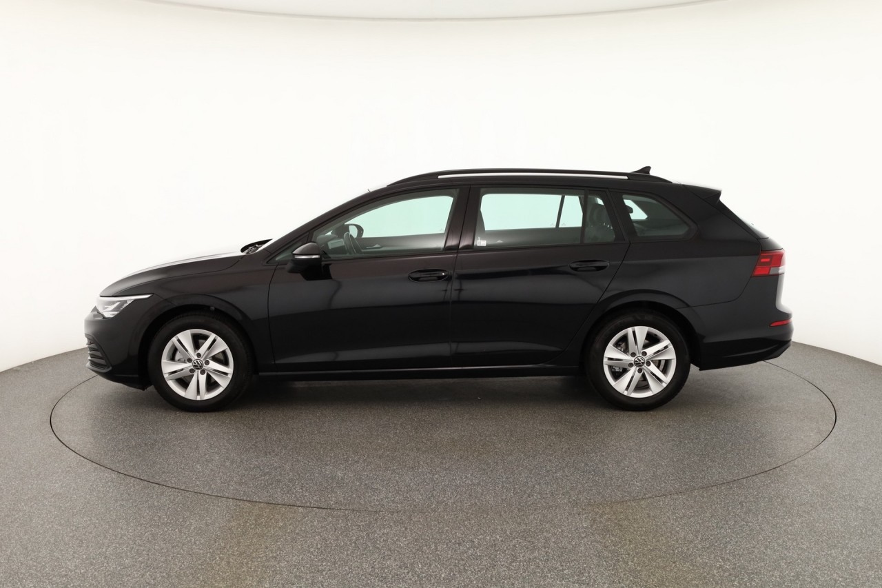 VW Golf VIII Variant 1.5 TSI DSG