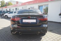 Jaguar XE 2.0 R-Dynamic SE