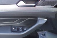 VW Passat Variant 2.0 TDI DSG R-Line 4Motion