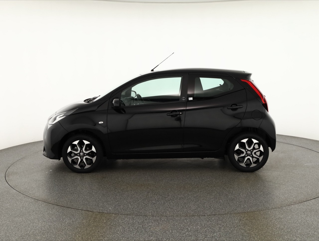 Toyota Aygo AYGO 1.0 x-play Team D