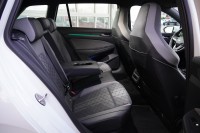 VW Golf VIII Variant R-Line eTSI