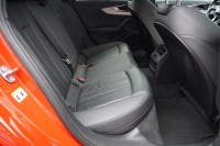 Audi A4 40 TFSI Avant S line