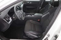 Volvo V60 Momentum Pro