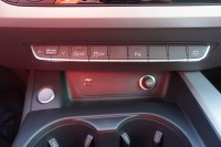 Audi A4 Quattro Avant 40 2.0 TDI quattro S line