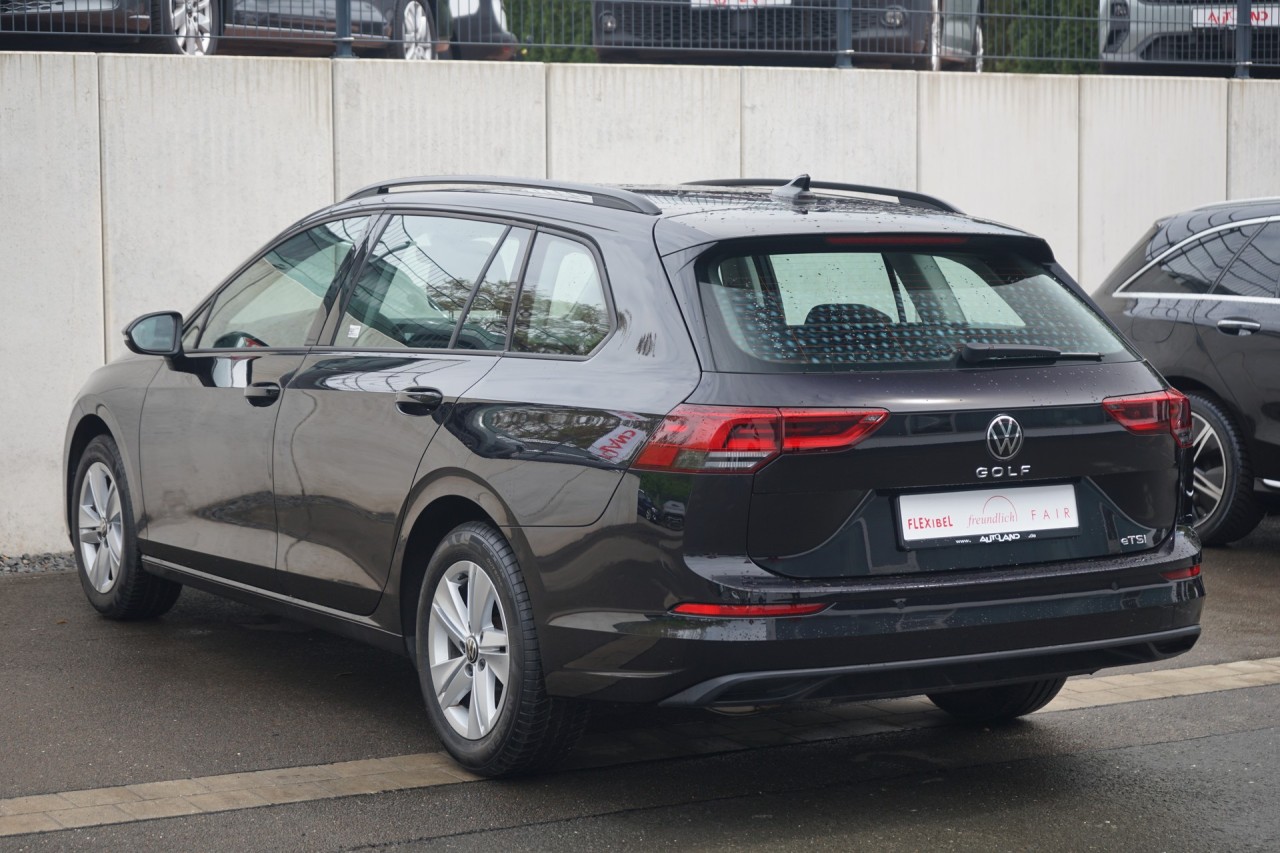 VW Golf VIII Variant 1.5 eTSI DSG
