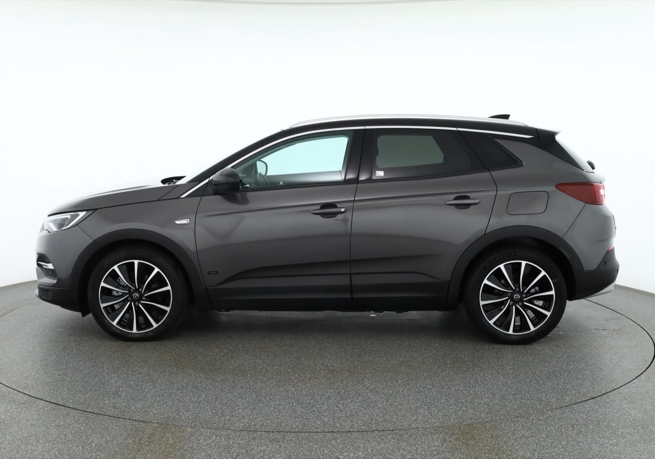 Opel Grandland 1.6 Turbo Hybrid