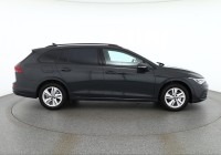 VW Golf VIII Variant 1.0 TSI Life
