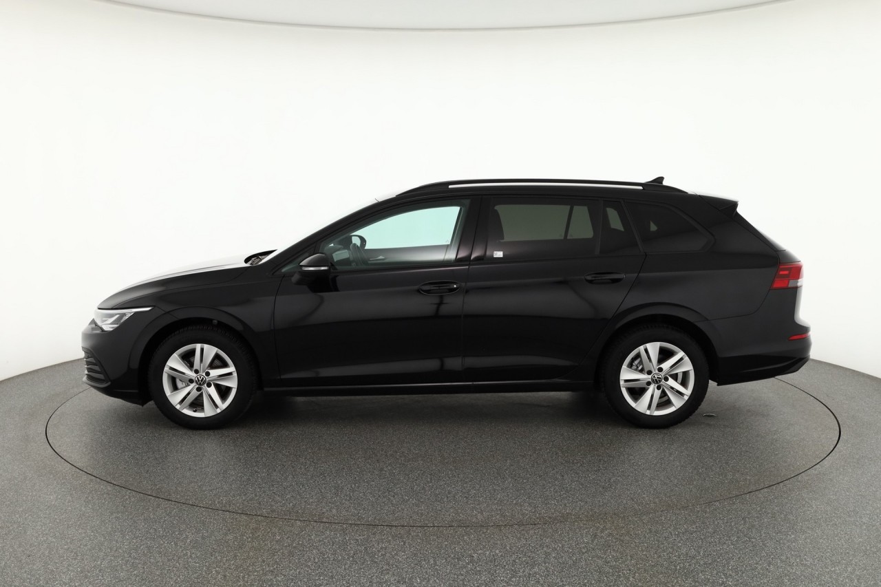 VW Golf VIII Variant 1.0 TSI Life