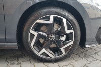 VW Golf VIII Variant 1.5 eTSI R-Line DSG