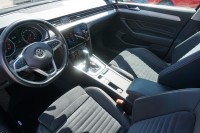 VW Passat Variant 1.5 TSI DSG R-Line
