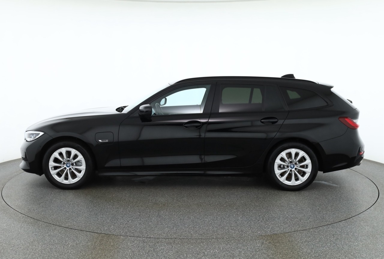 BMW 320 e Touring Advantage