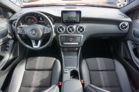 Mercedes-Benz A 180 A180 Urban 7G-DCT