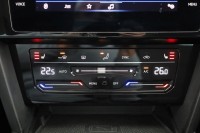 VW Passat Variant 1.5 TSI DSG Business