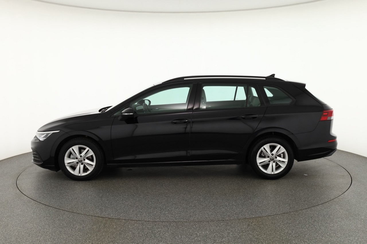 VW Golf VIII Variant 1.0 TSI DSG Life