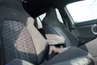 VW Golf VIII Variant 1.5 TSI R-Line