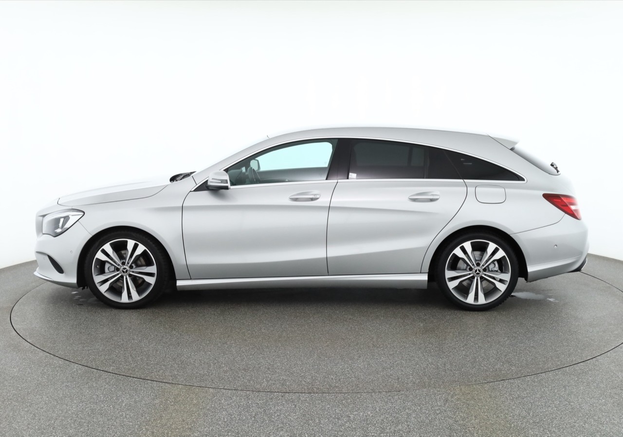 Mercedes-Benz CLA 180 Shooting Brake 